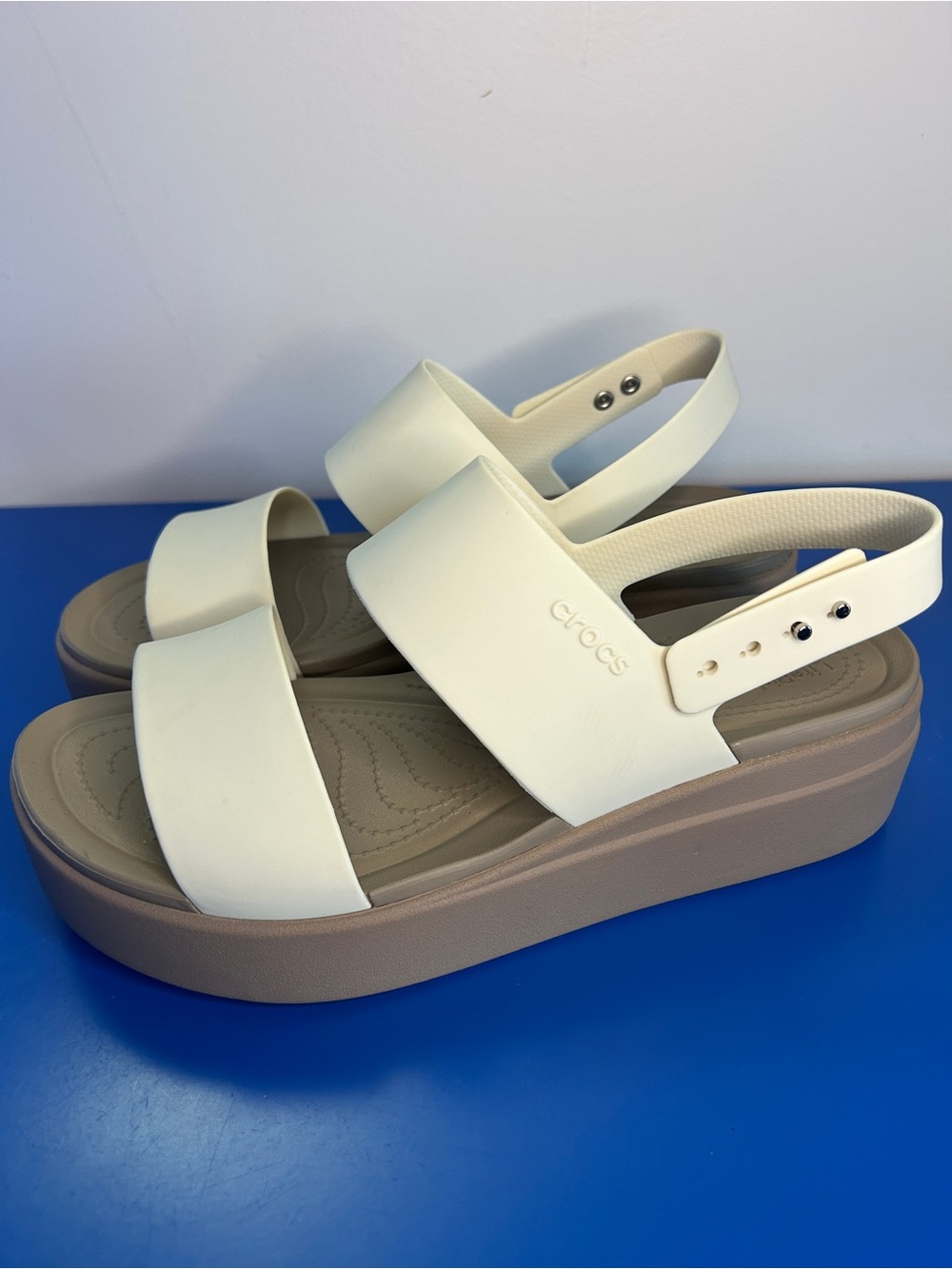 Crocs Brooklyn Low Wedge Sandal - Picture 3 of 8